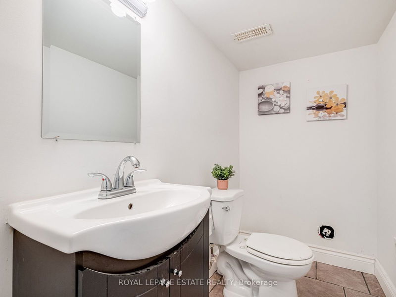 94 Meighen Ave  Toronto, M4B 2H7 | Image 32