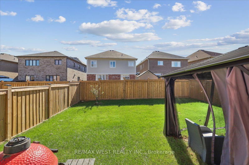 295 Northglen Blvd  Clarington, L1C 3K2 | Image 16