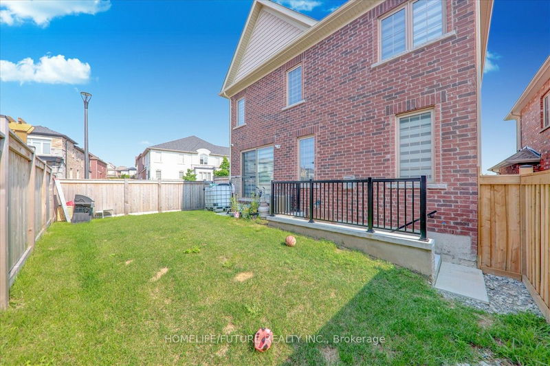 2634 Sapphire Dr  Pickering, L1X 0H3 | Image 38