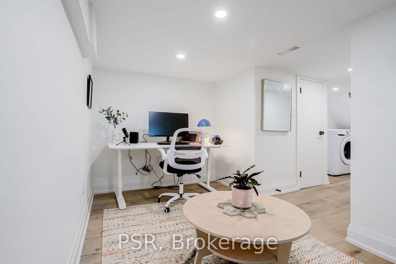 745 Craven Rd  Toronto, M4L 2Z7 | Image 23