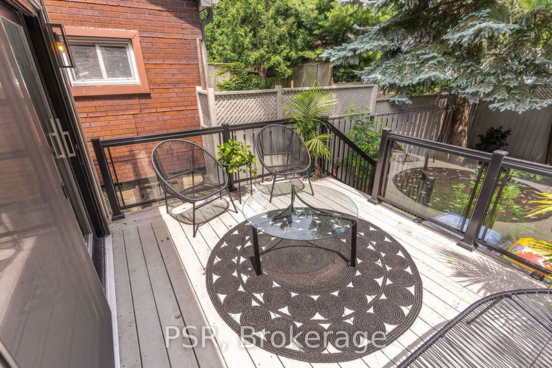 745 Craven Rd  Toronto, M4L 2Z7 | Image 37