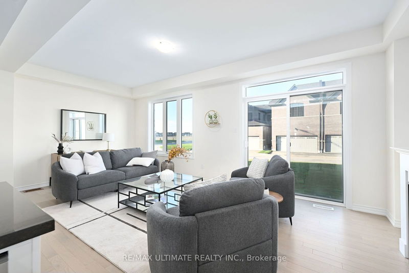 6 Van Wart St  Whitby, L1P 0P8 | Image 1