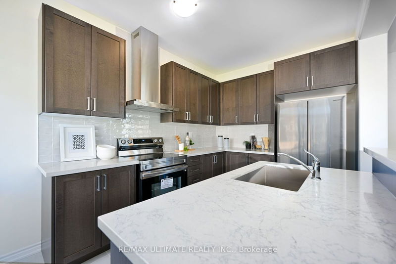 2 Armilia Pl  Whitby, L1P 0N9 | Image 4