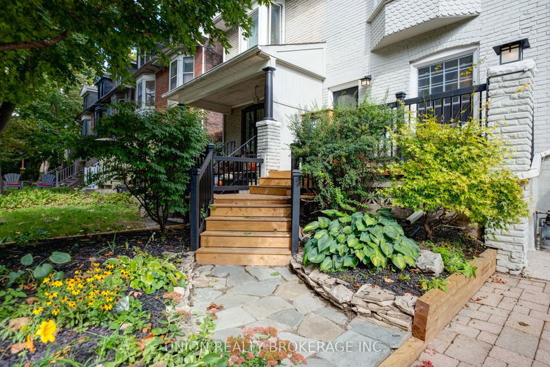 111 Coady Ave  Toronto, M4M 2Y9 | Image 2