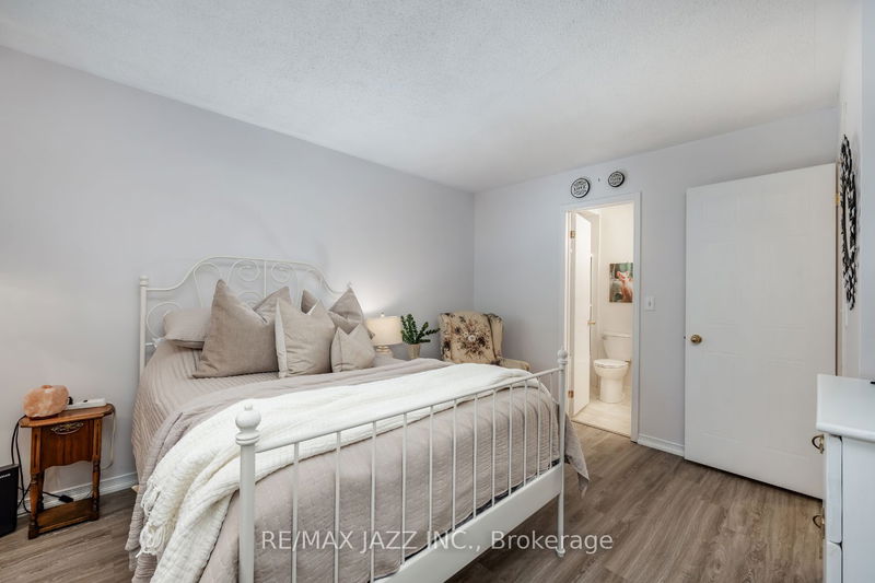 96 Mcfeeters Cres  Clarington, L1C 4Y6 | Image 14