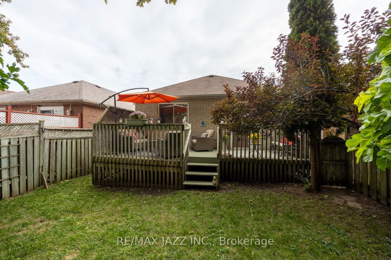 96 Mcfeeters Cres  Clarington, L1C 4Y6 | Image 25