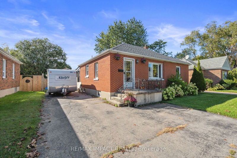 6 Orchard View Blvd  Clarington, L1C 2J6 | Image 2