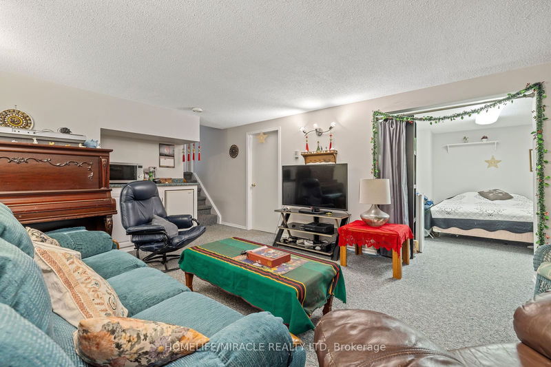 157 Labrador Dr  Oshawa, L1H 7E4 | Image 21