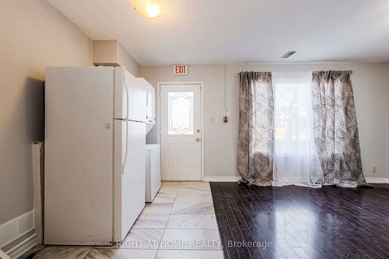 home for lease on Main B-1715 Rossland Road