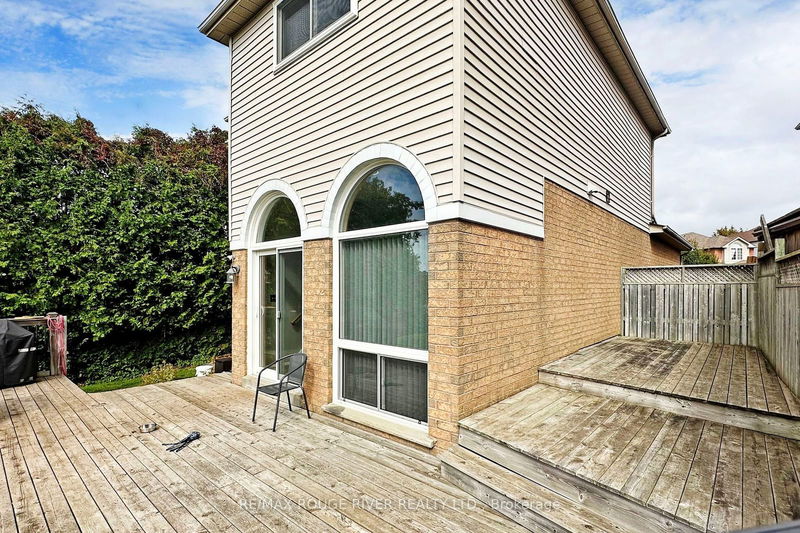 1053 Summitview Cres  Oshawa, L1K 2K5 | Image 22