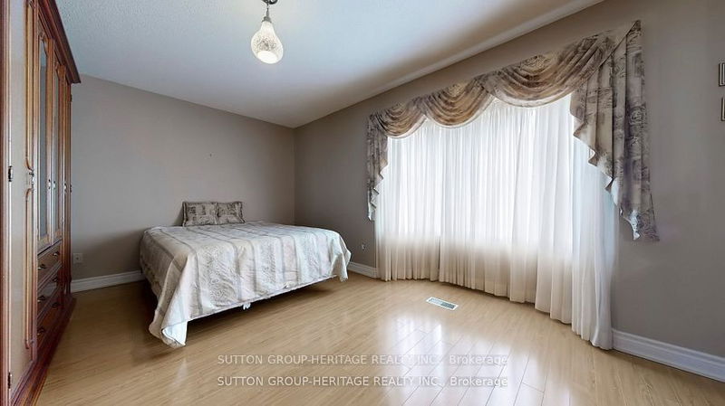 1452 Sandhurst Cres  Pickering, L1V 6Y8 | Image 19