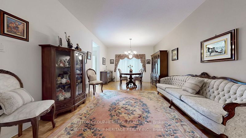 1452 Sandhurst Cres  Pickering, L1V 6Y8 | Image 5