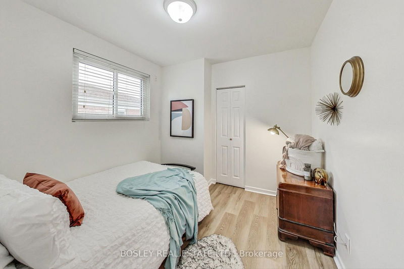 37 Avis Cres  Toronto, M4B 1B8 | Image 14