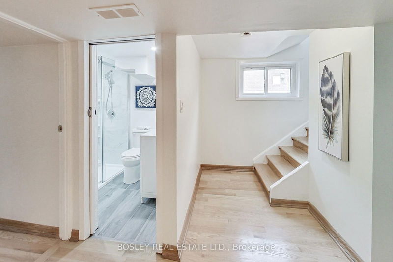 37 Avis Cres  Toronto, M4B 1B8 | Image 17