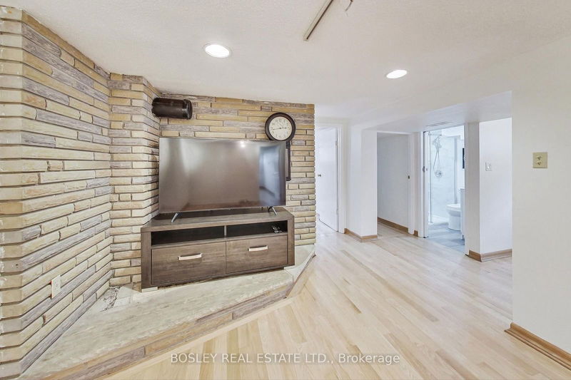 37 Avis Cres  Toronto, M4B 1B8 | Image 18