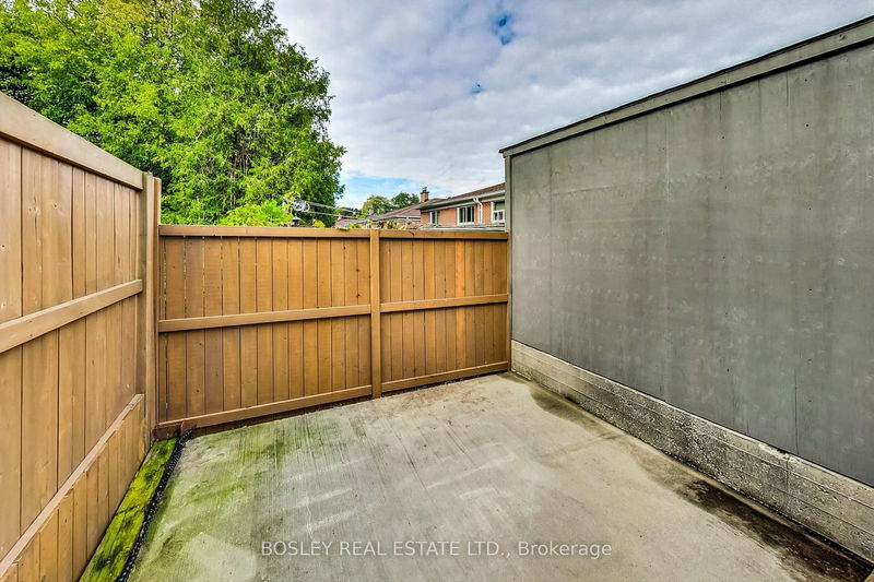 37 Avis Cres  Toronto, M4B 1B8 | Image 26