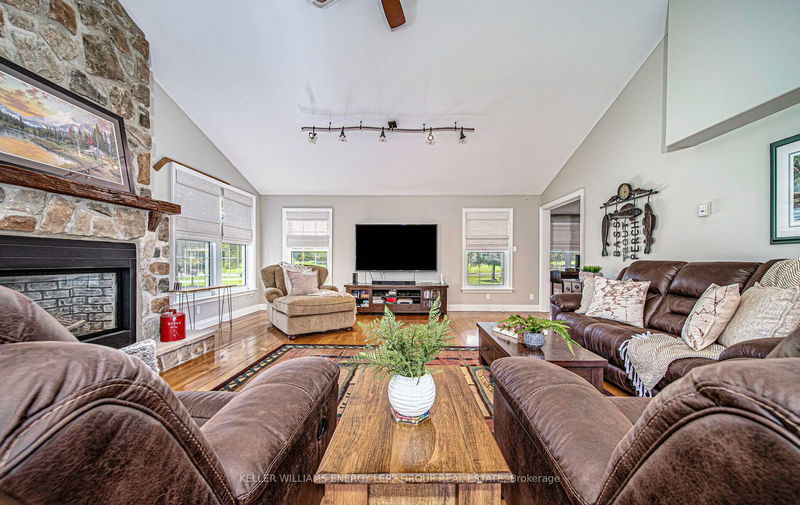 8 Sunny Ridge Tr  Clarington, L0B 1J0 | Image 10