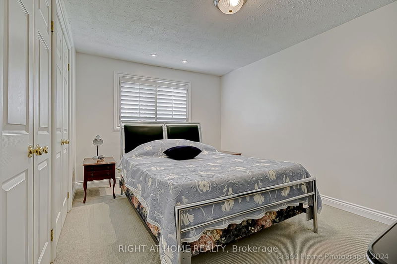 685 Foxwood Tr  Pickering, L1V 3Y1 | Image 18