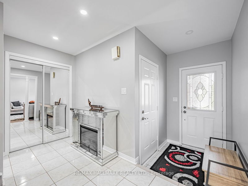 5 Gill Cres  Ajax, L1T 3Y9 | Image 2