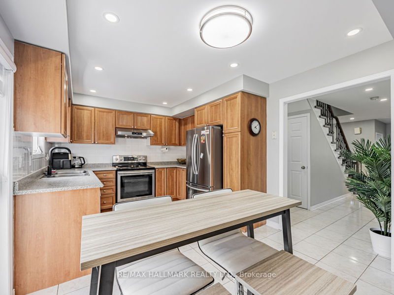 5 Gill Cres  Ajax, L1T 3Y9 | Image 3