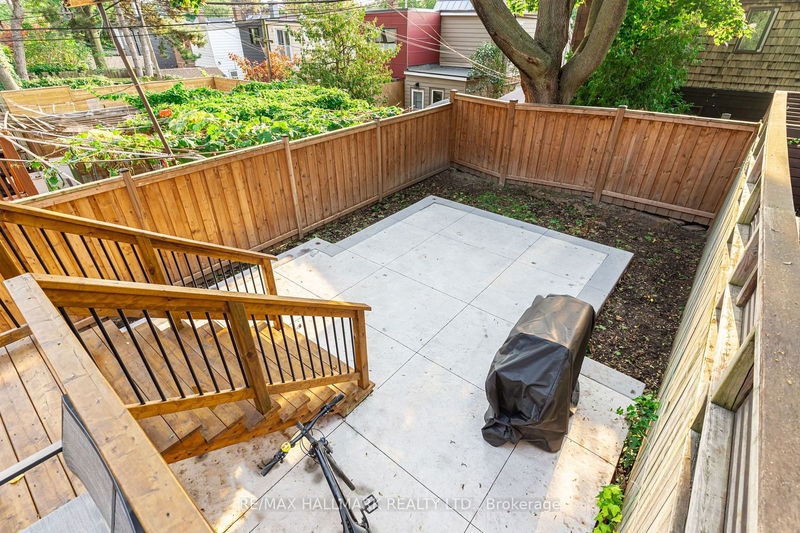 88 Greenwood Ave  Toronto, M4L 2P6 | Image 40