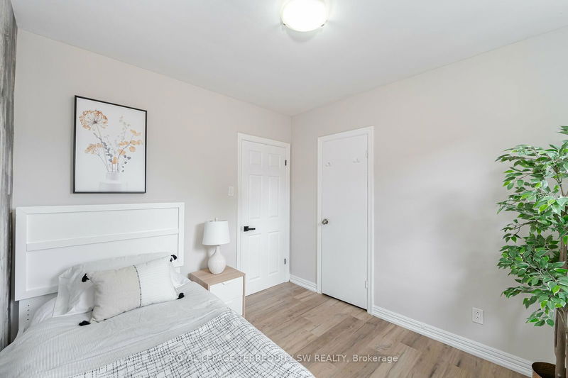 216 Flora Dr  Toronto, M1P 1A9 | Image 19