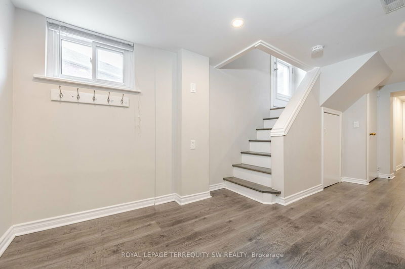 216 Flora Dr  Toronto, M1P 1A9 | Image 22