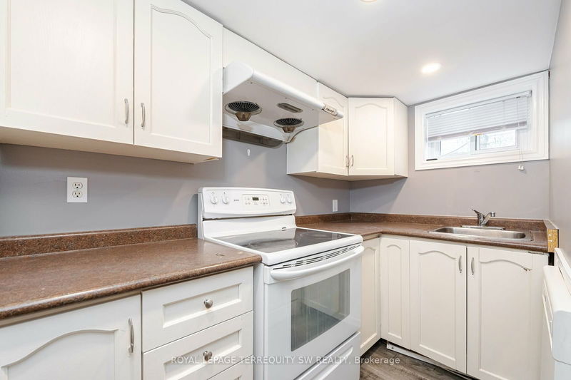 216 Flora Dr  Toronto, M1P 1A9 | Image 25