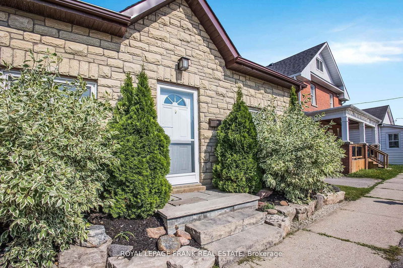 297 Celina St, Oshawa, L1H 4N9 | Image 2