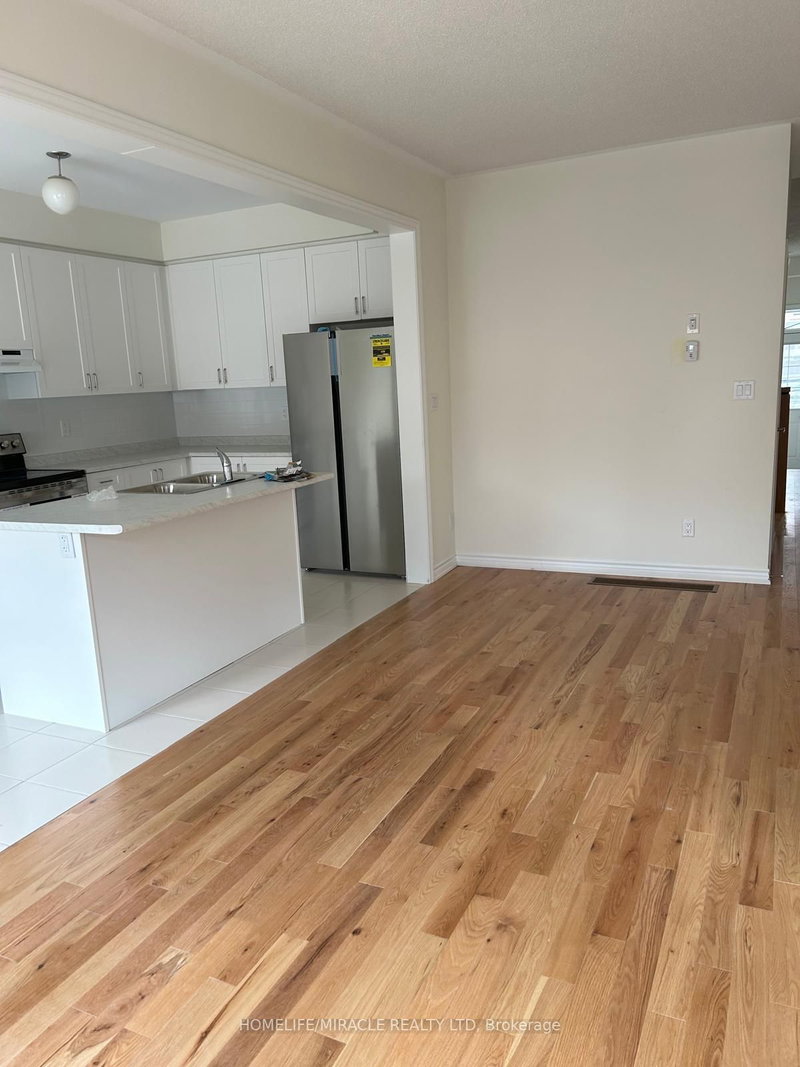 2547 Hibiscus Dr, Pickering, L1X 0M6 | Image 3