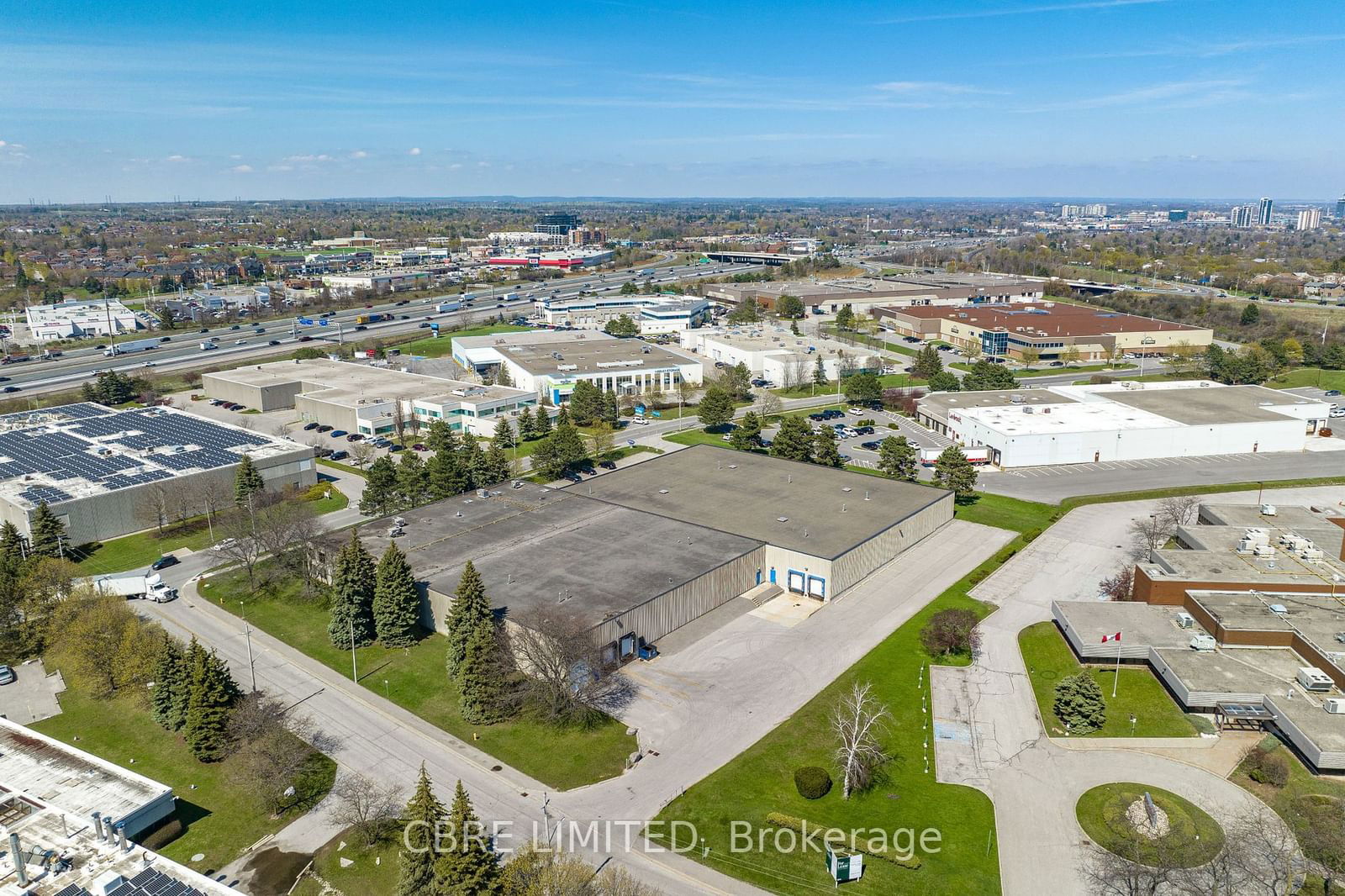 Building at 585 Granite Court, Pickering, West Shore