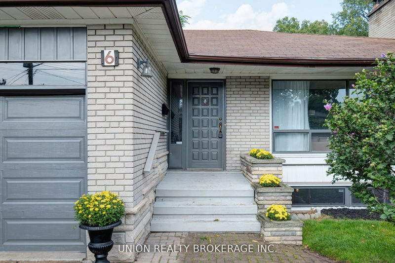 6 Pengelly Crt  Toronto, M1L 4L9 | Image 2