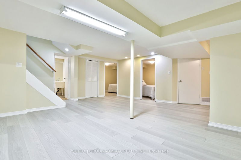 40 Longbow Sq  Toronto, M1W 2W7 | Image 29