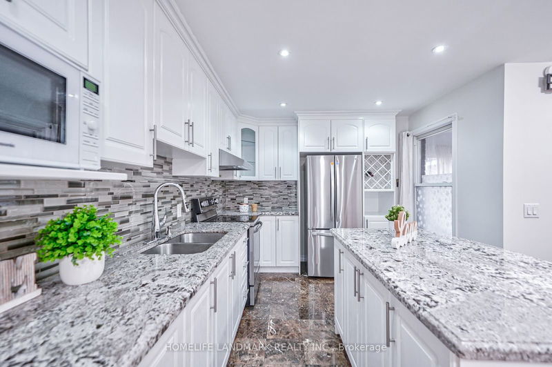 8 Whistling Hills Dr  Toronto, M1V 2B5 | Image 11