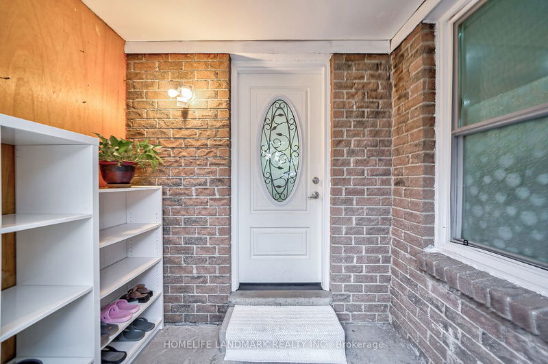 8 Whistling Hills Dr  Toronto, M1V 2B5 | Image 2