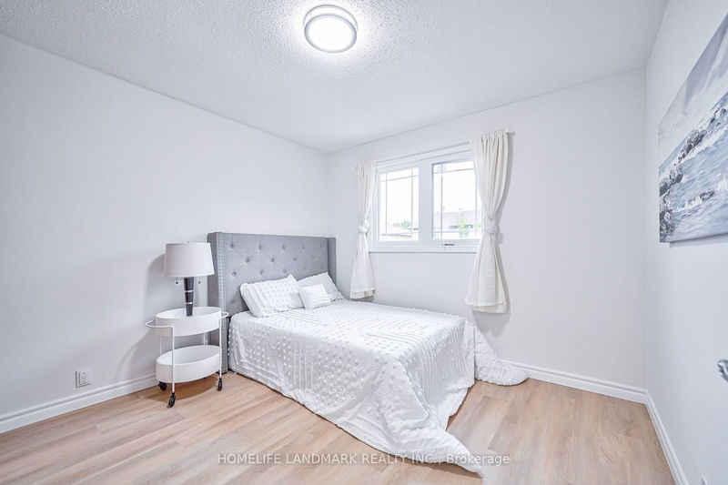 8 Whistling Hills Dr  Toronto, M1V 2B5 | Image 22