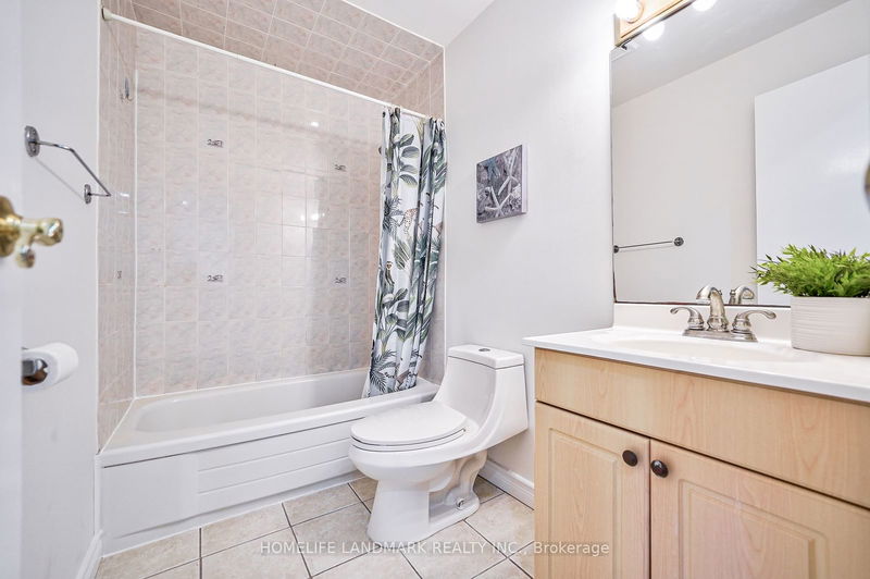 8 Whistling Hills Dr  Toronto, M1V 2B5 | Image 24