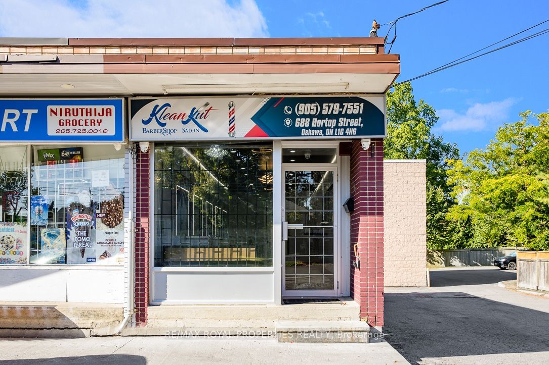 Building at 688 Hortop Street, Oshawa, Centennial