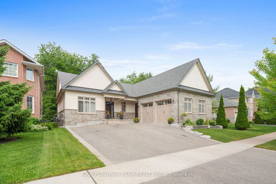 1682 Heathside Cres  Pickering, L1V 5V6 | Image 1