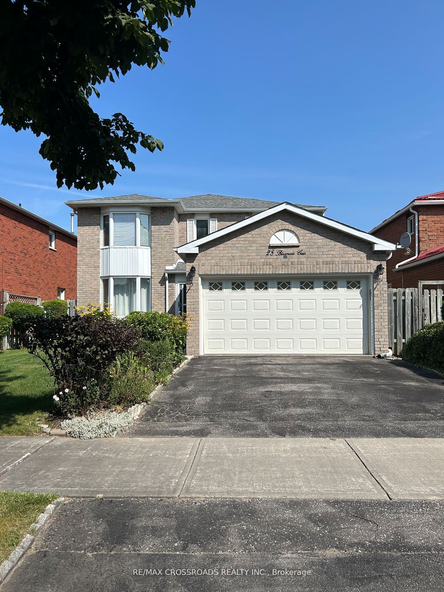 Building in 28 Bluenose Crescent