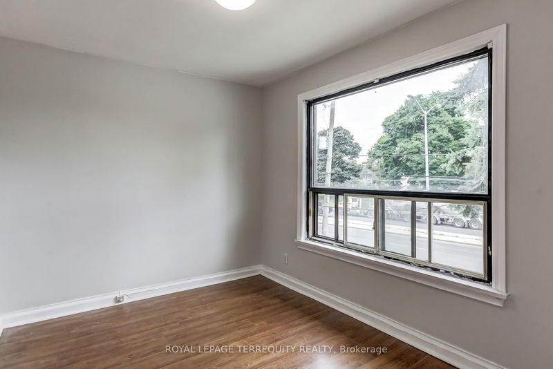 2563 Kingston Rd  Toronto, M1M 1M1 | Image 12