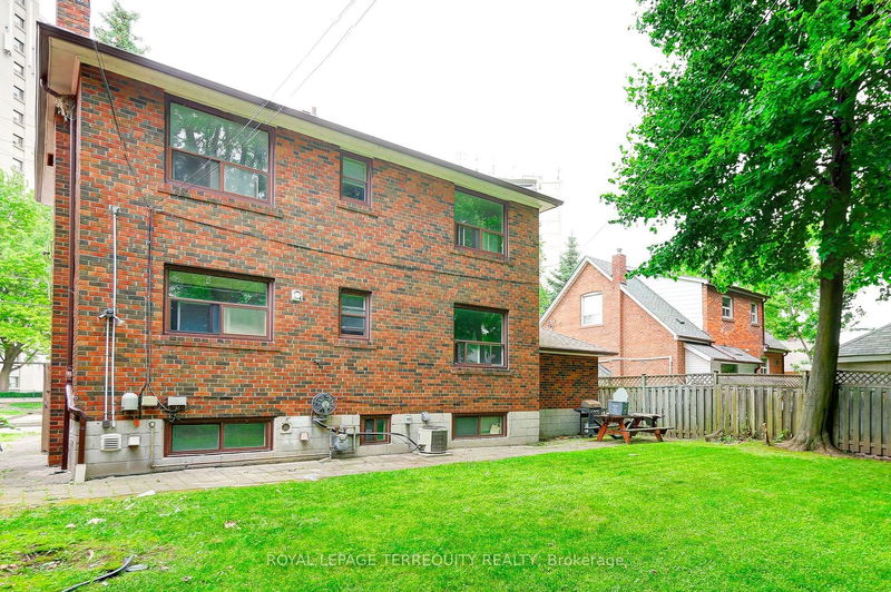 2563 Kingston Rd  Toronto, M1M 1M1 | Image 29