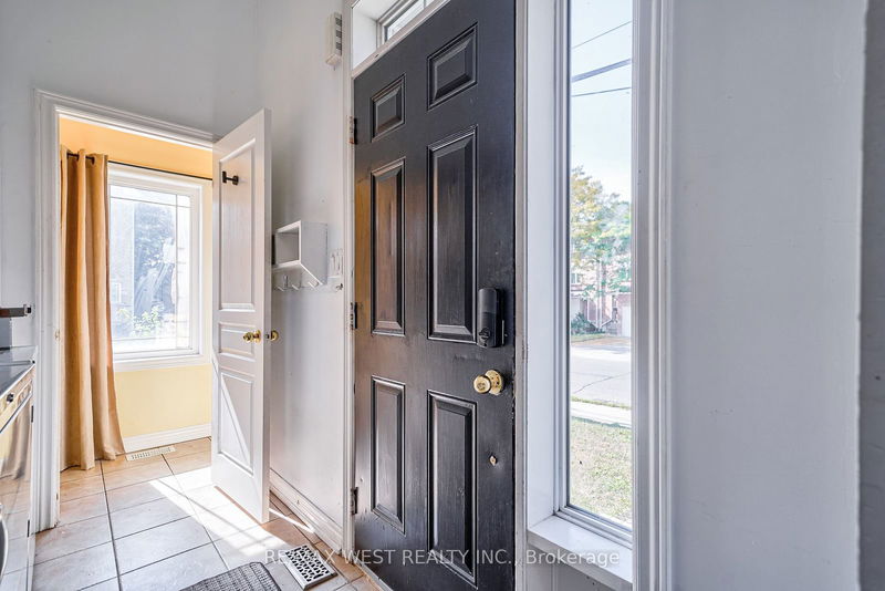 135 Homestead Rd  Toronto, M1E 3S1 | Image 4