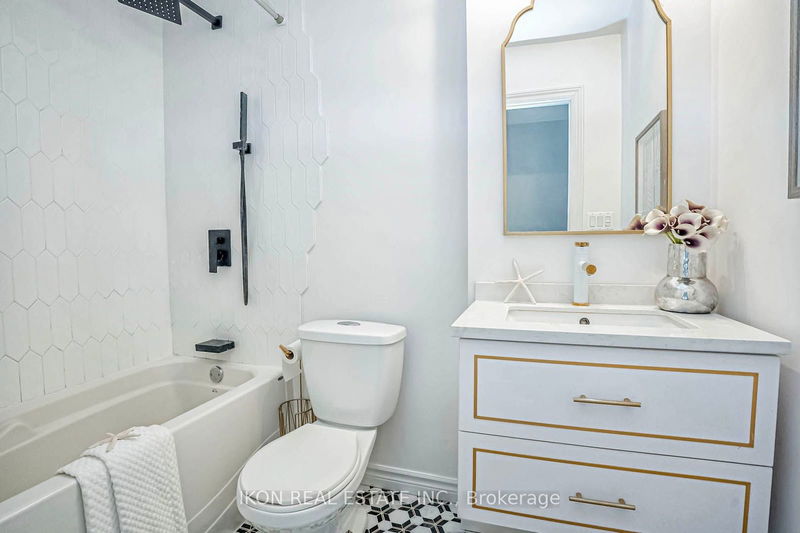 80 Curzon St  Toronto, M4M 3B4 | Image 25