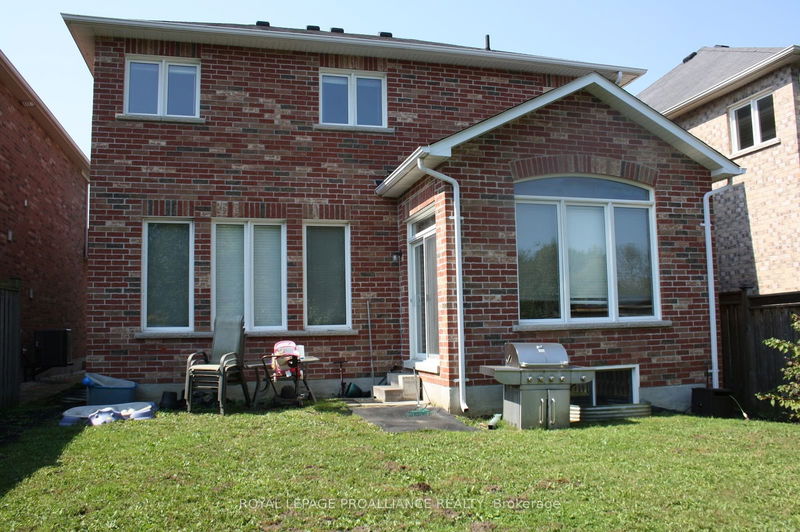 43 Vivian Dr  Clarington, L1E 0C3 | Image 4