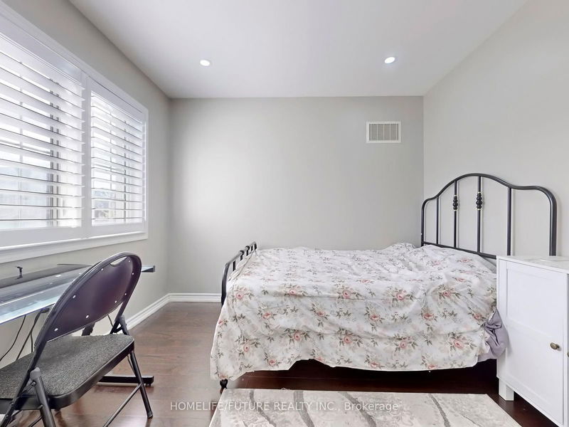 2427 Moonlight Cres  Pickering, L1X 0E9 | Image 21