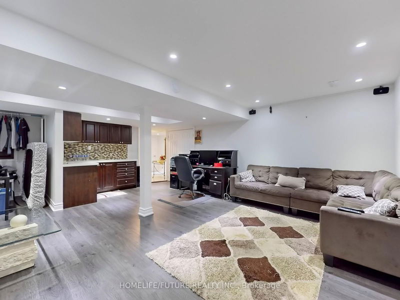 2427 Moonlight Cres  Pickering, L1X 0E9 | Image 23