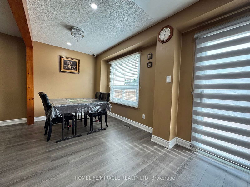 131 Plumrose Ptwy  Toronto, M1B 4B6 | Image 24