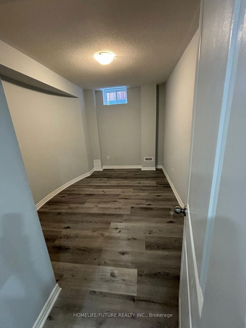 home for lease on Bsmt-11 Northern Breeze Crescent