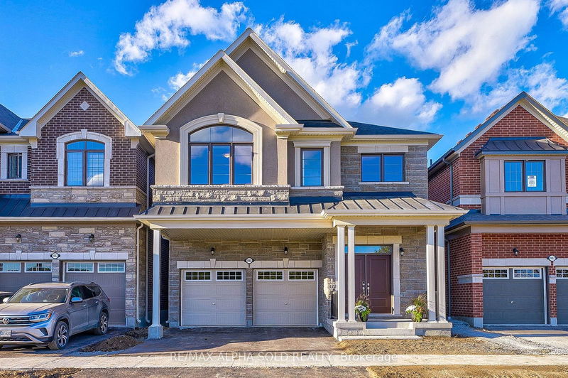 1465 Mockingbird Sq  Pickering, L1X 0N8 | Image 1